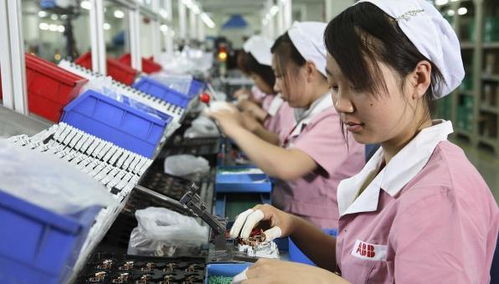 職場陷阱 中介承諾月薪5000包吃住，打工妹月底領(lǐng)薪愣在當(dāng)場